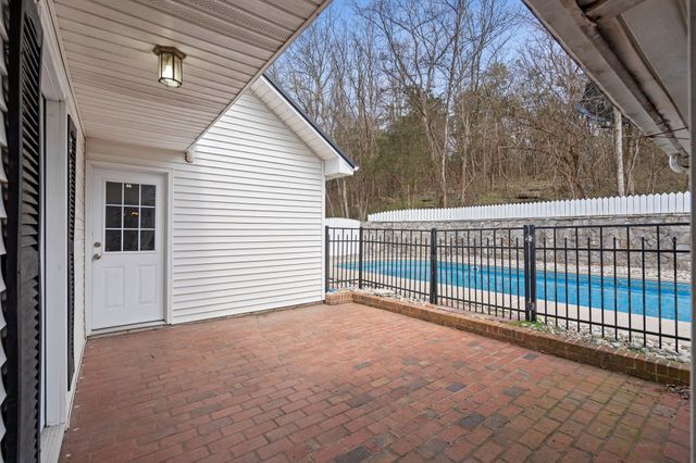 420 Beechwood Rd, Bell Buckle, TN 37020