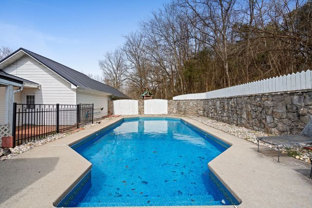 420 Beechwood Rd, Bell Buckle, TN 37020