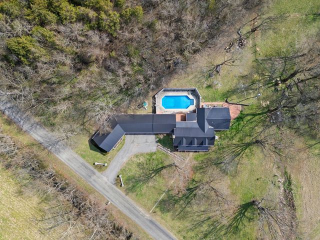420 Beechwood Rd, Bell Buckle, TN 37020