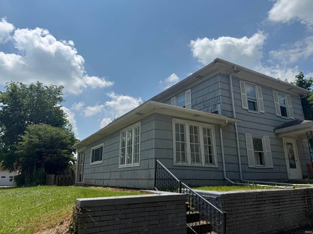 219 W Kickapoo Street, Hartford City, IN 47348