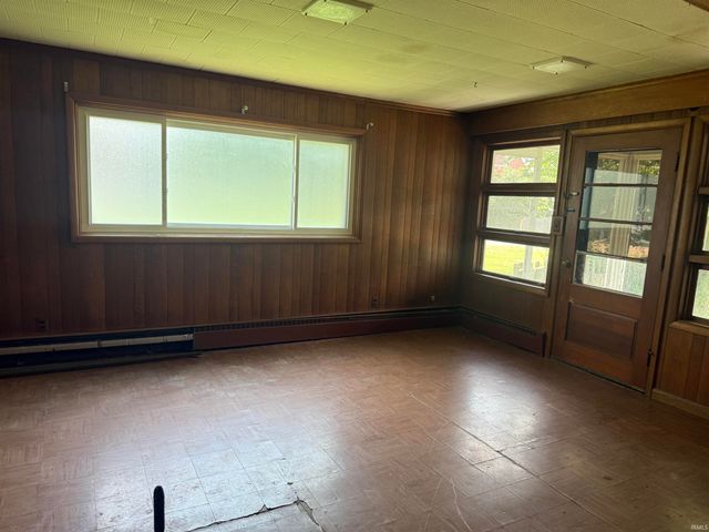 219 W Kickapoo Street, Hartford City, IN 47348