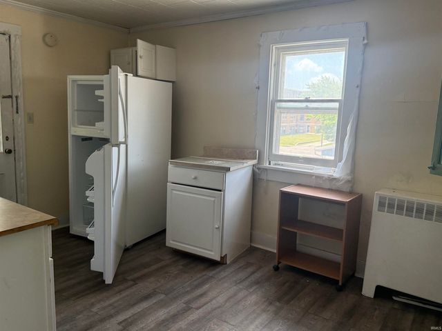 219 W Kickapoo Street, Hartford City, IN 47348