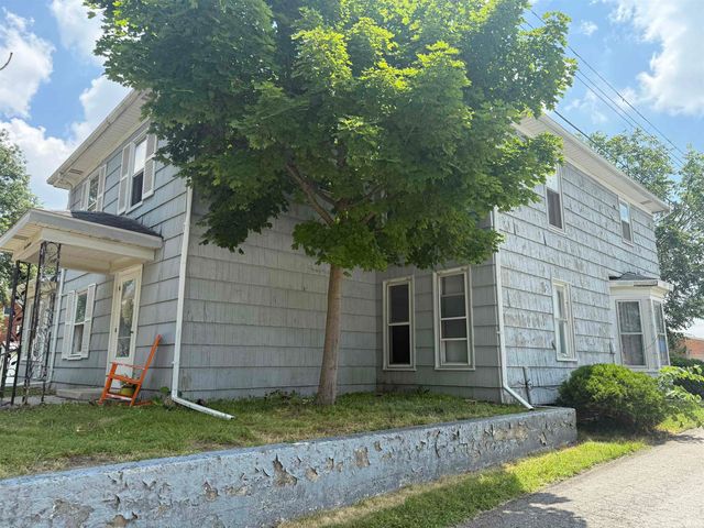 219 W Kickapoo Street, Hartford City, IN 47348