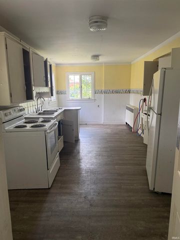 219 W Kickapoo Street, Hartford City, IN 47348