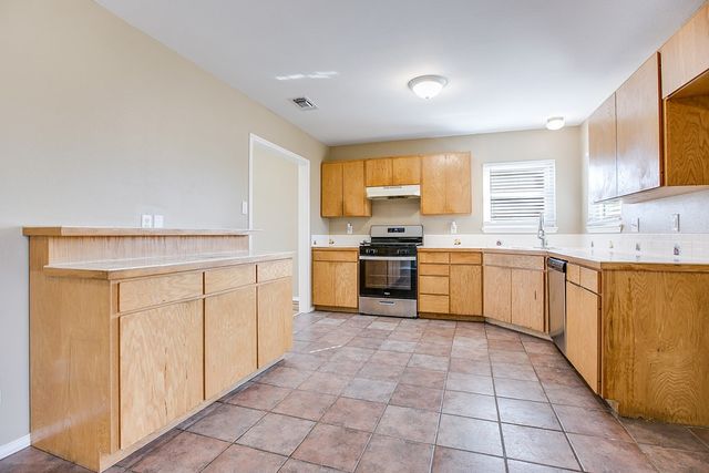 2933 Old Eola Road, San Angelo, TX 76905