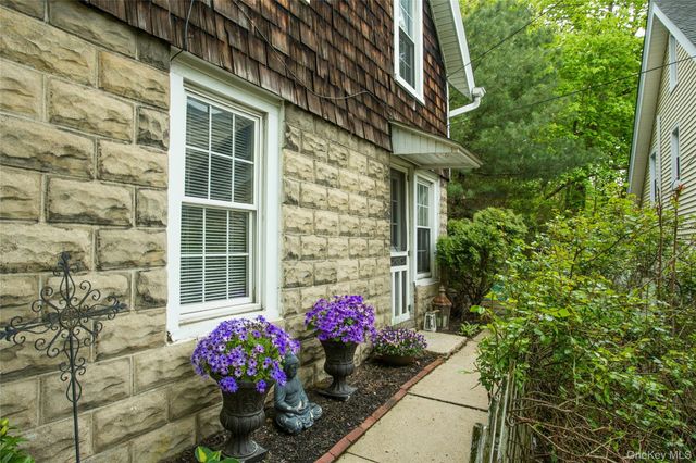 2&4 Youngs Hill Road, Huntington, NY 11743