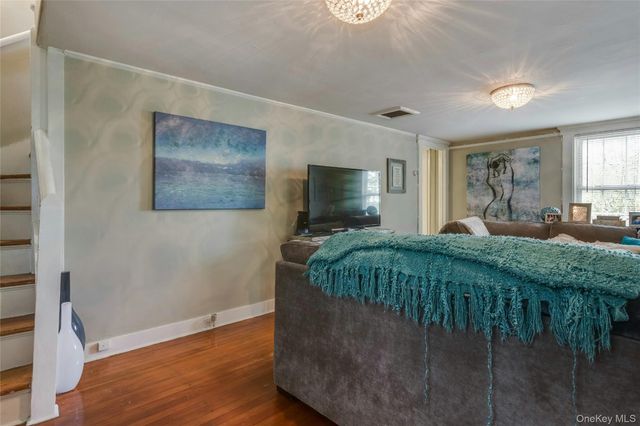 2&4 Youngs Hill Road, Huntington, NY 11743
