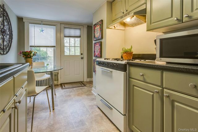 2&4 Youngs Hill Road, Huntington, NY 11743