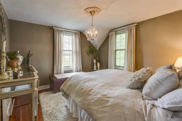 2&4 Youngs Hill Road, Huntington, NY 11743