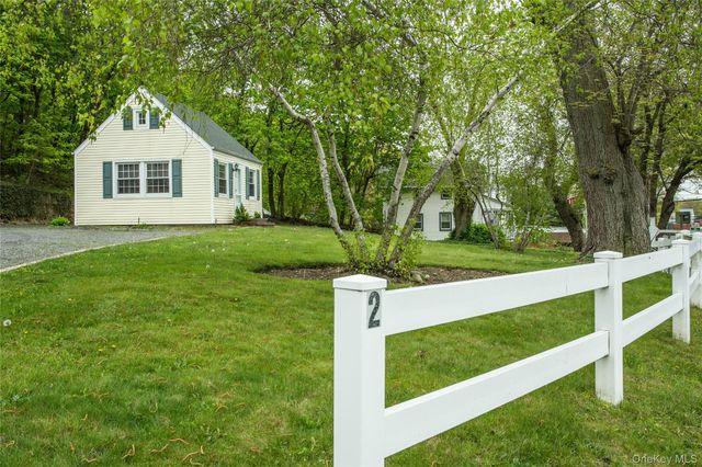2&4 Youngs Hill Road, Huntington, NY 11743