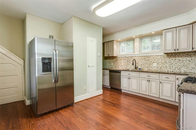 2&4 Youngs Hill Road, Huntington, NY 11743