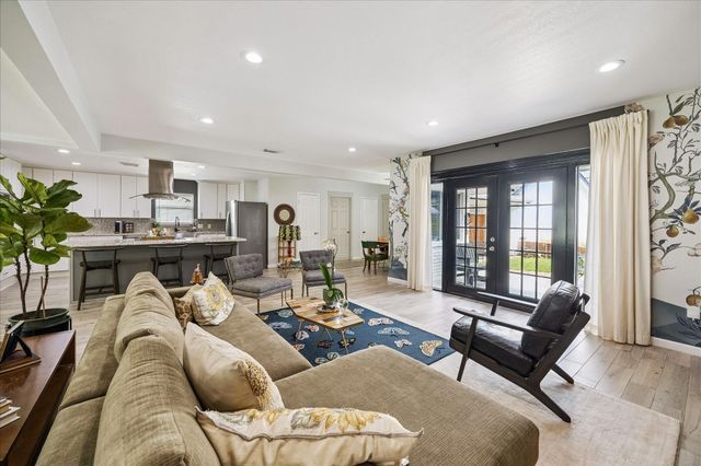 10207 Scofield Lane, Houston, TX 77096