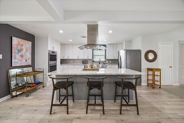 10207 Scofield Lane, Houston, TX 77096