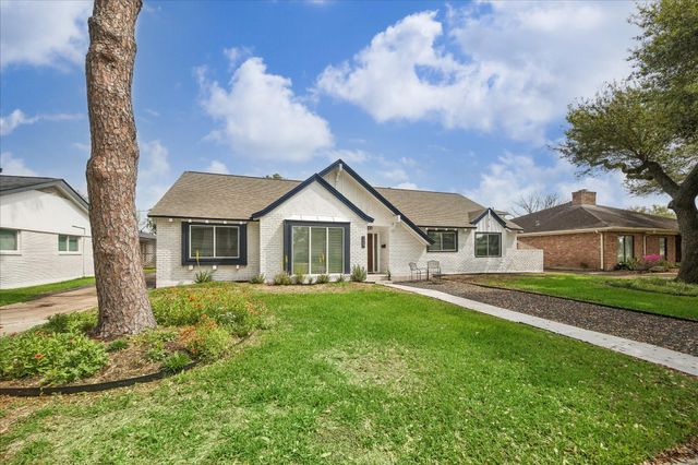 10207 Scofield Lane, Houston, TX 77096