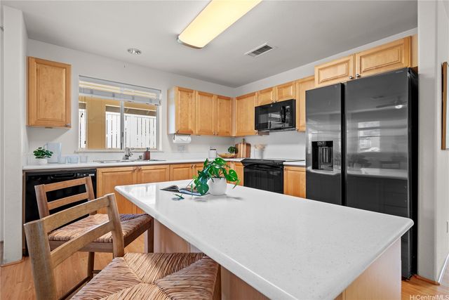 94-859 Hiapo Street, Waipahu, HI 96797
