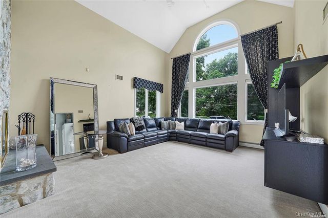 4 Mill Pond Road, Hampton Bays, NY 11946