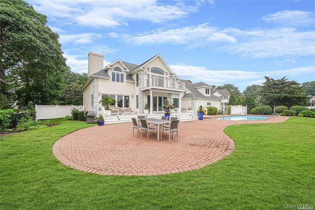 4 Mill Pond Road, Hampton Bays, NY 11946