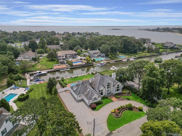 4 Mill Pond Road, Hampton Bays, NY 11946