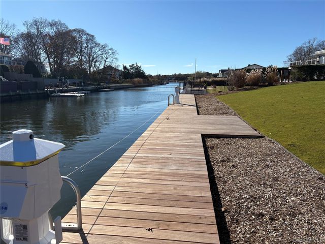 4 Mill Pond Road, Hampton Bays, NY 11946