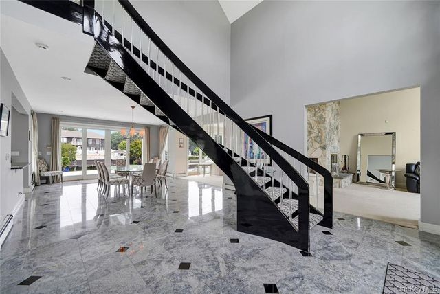 4 Mill Pond Road, Hampton Bays, NY 11946