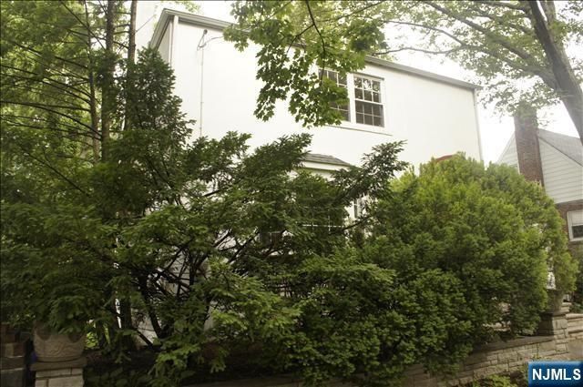 1257 Briar Way, Fort Lee, NJ 07024