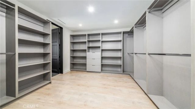 1001 Via Alta, Burbank, CA 91501