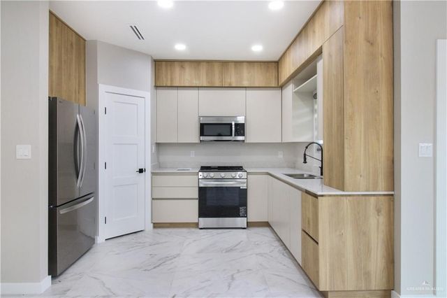 2231 Corales Street, Mission, TX 78573