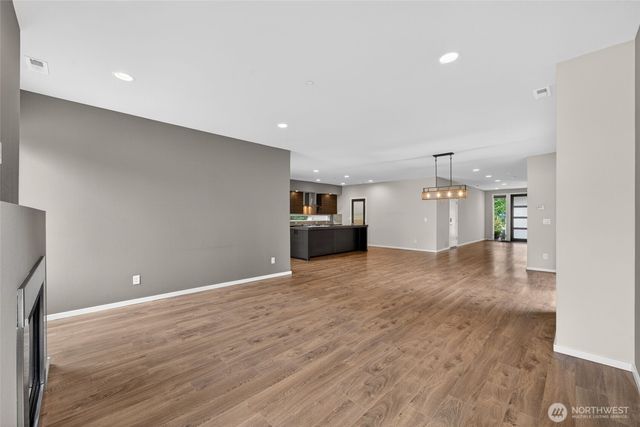 27901 106th Avenue SE, Kent, WA 98030