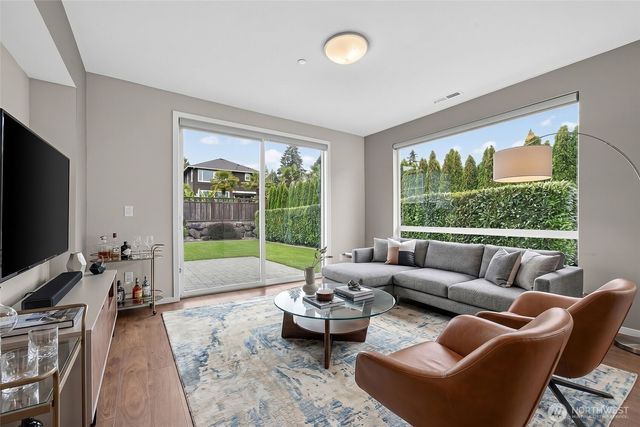 27901 106th Avenue SE, Kent, WA 98030