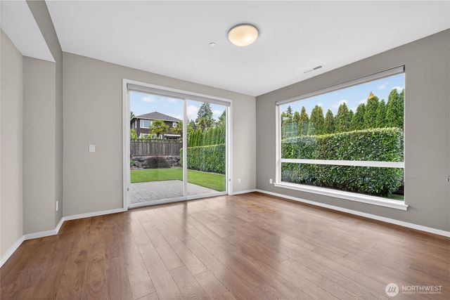27901 106th Avenue SE, Kent, WA 98030