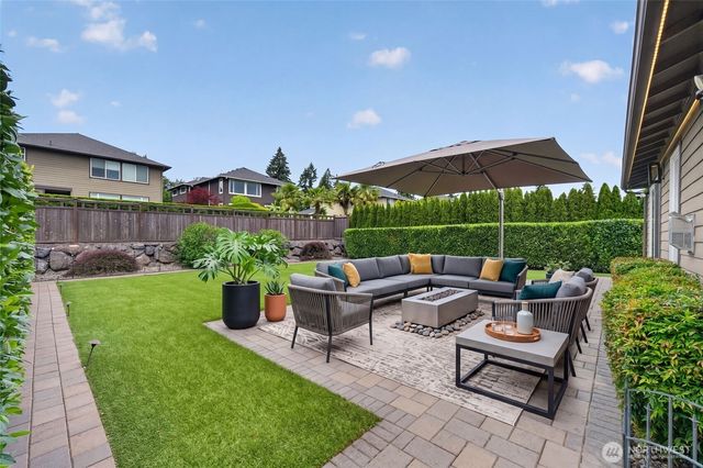 27901 106th Avenue SE, Kent, WA 98030