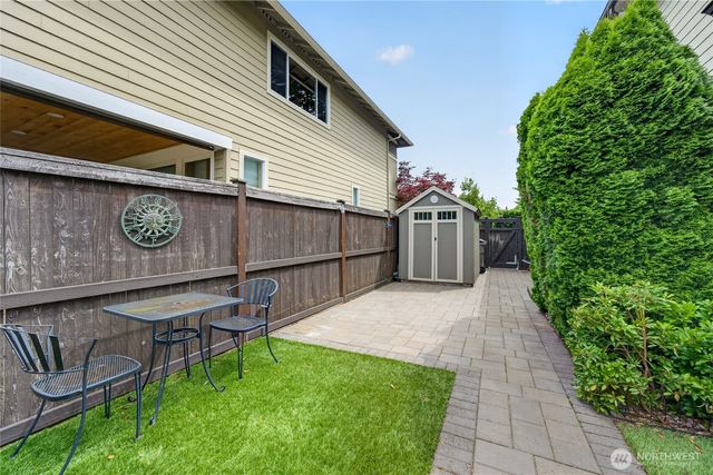 27901 106th Avenue SE, Kent, WA 98030