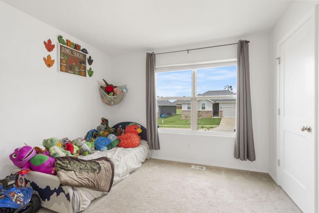 2376 West Twin Lakes Drive, Springfield, MO 65803
