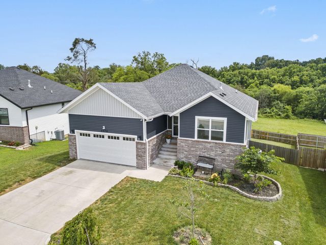 2376 West Twin Lakes Drive, Springfield, MO 65803