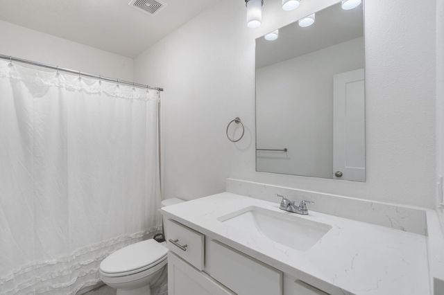2376 West Twin Lakes Drive, Springfield, MO 65803