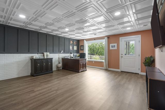 2376 West Twin Lakes Drive, Springfield, MO 65803