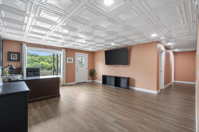 2376 West Twin Lakes Drive, Springfield, MO 65803