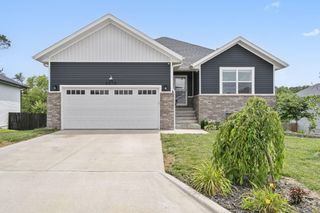 2376 West Twin Lakes Drive, Springfield, MO 65803