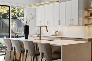 161 Cushing St, Cambridge, MA 02145