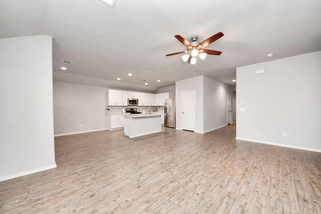 Image 10 of property listing at 7615 Tye Creek Lane, Richmond, TX 77469