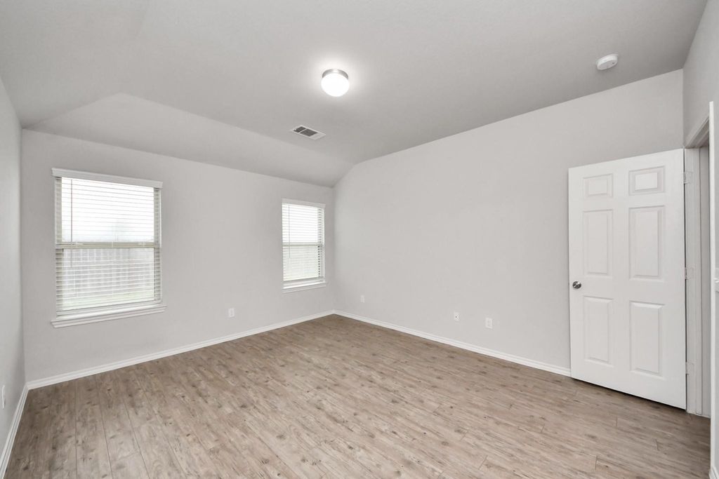 Image 16 of property listing at 7615 Tye Creek Lane, Richmond, TX 77469