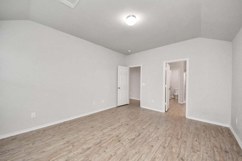 Image 17 of property listing at 7615 Tye Creek Lane, Richmond, TX 77469