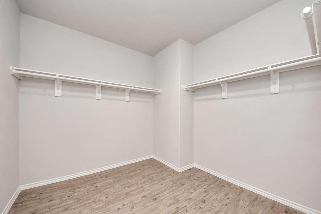 Image 21 of property listing at 7615 Tye Creek Lane, Richmond, TX 77469