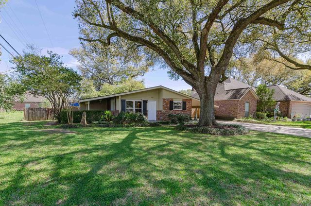 4339 Arlington Ave, Port Allen, LA 70767