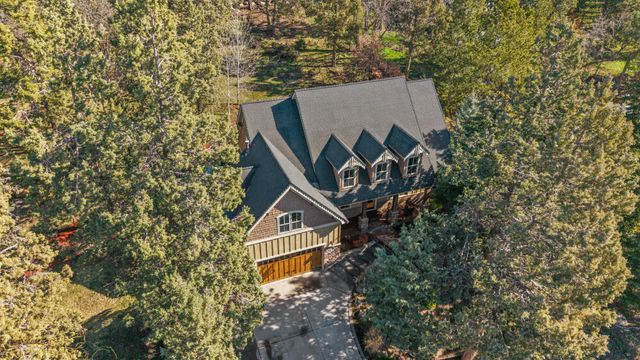 11017 Siskin Lane, Klamath Falls, OR 97601