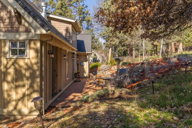 11017 Siskin Lane, Klamath Falls, OR 97601