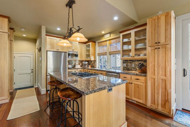 11017 Siskin Lane, Klamath Falls, OR 97601