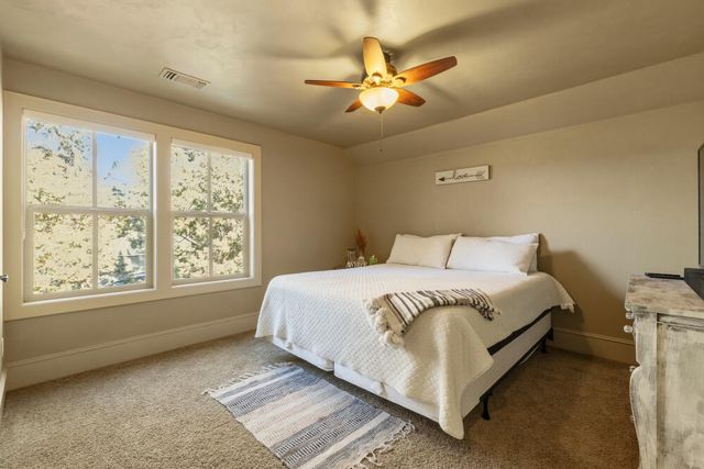 11017 Siskin Lane, Klamath Falls, OR 97601