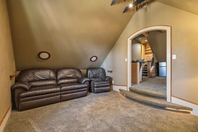 11017 Siskin Lane, Klamath Falls, OR 97601