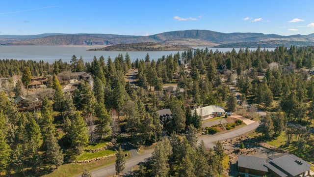 11017 Siskin Lane, Klamath Falls, OR 97601